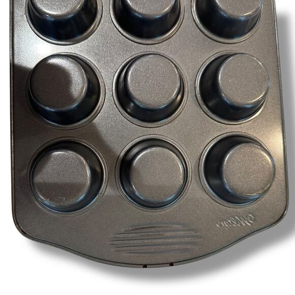 Wilton Mini Muffin Pan Tin Cheese Cake Egg Rounds Non-Stick 12 Holes Heavyweight - Picture 8 of 11